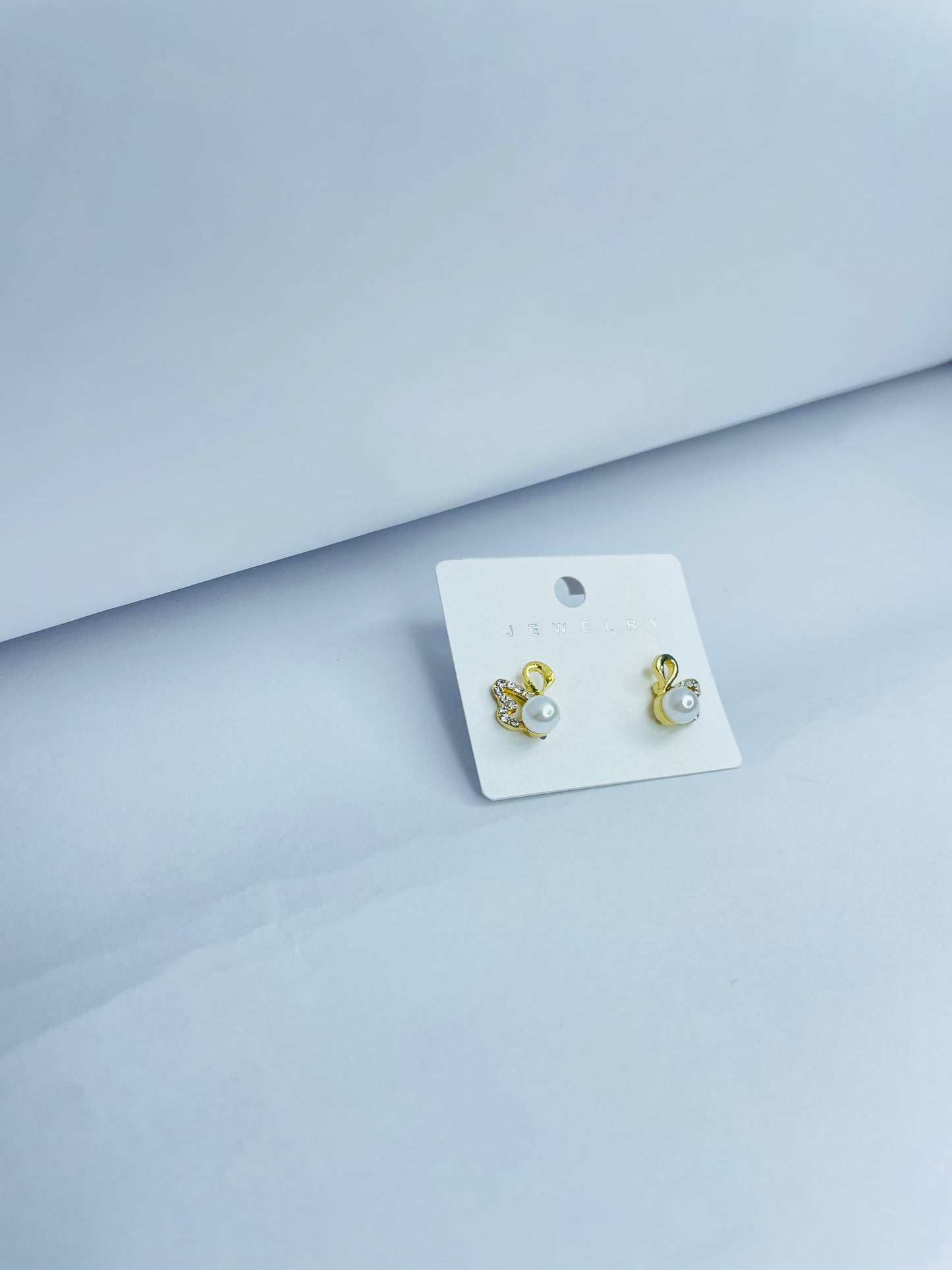 Elegant Swan Pearl & Crystal Stud Earrings