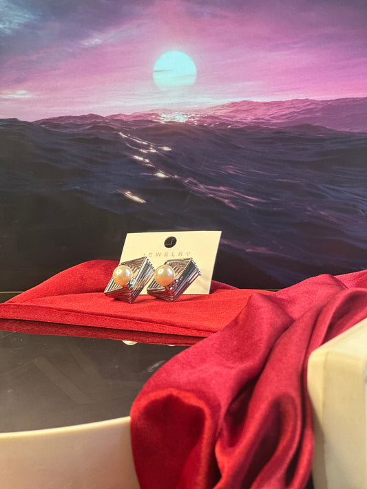 PEARLUX DROP EARRING