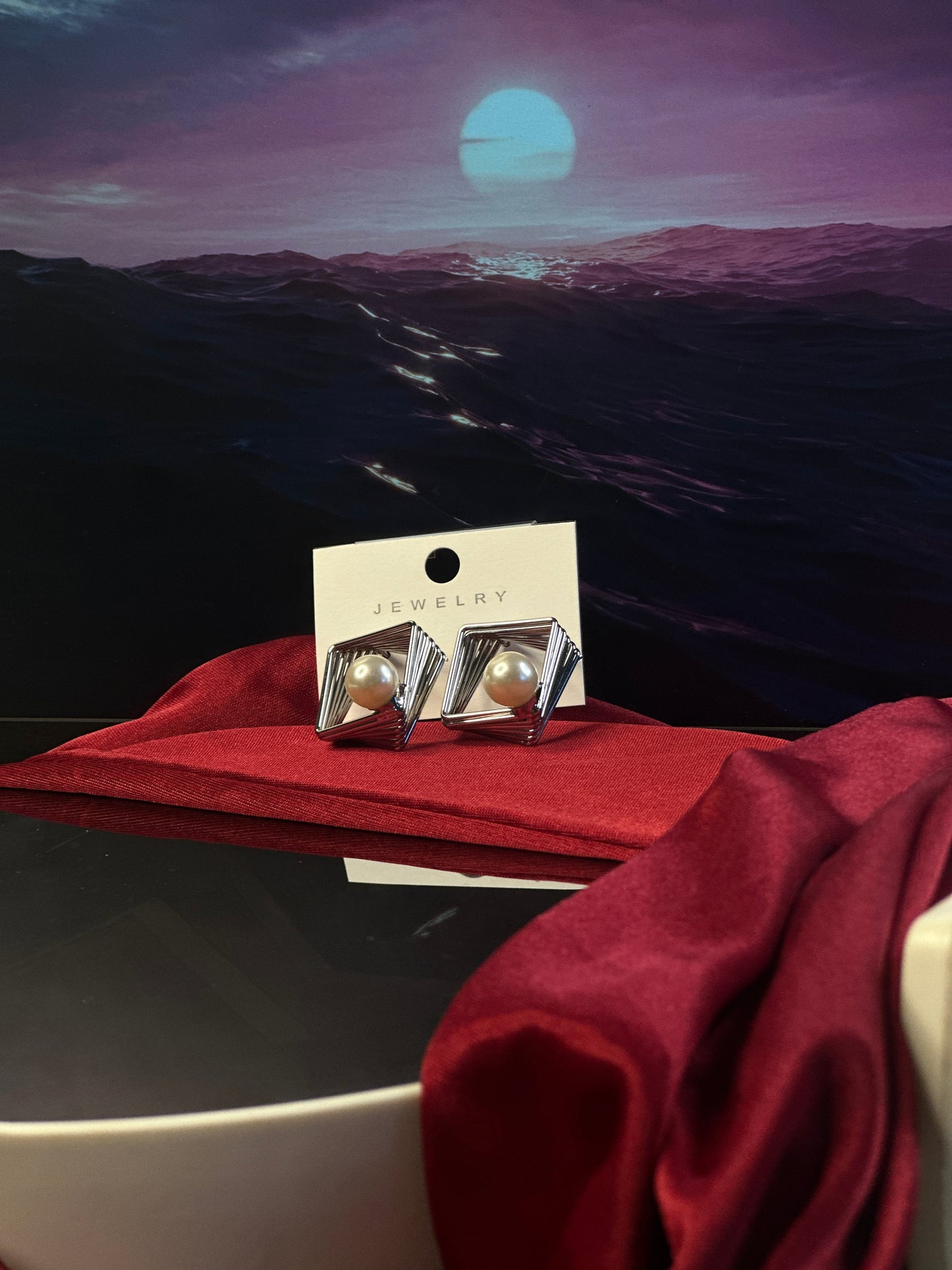 PEARLUX DROP EARRING