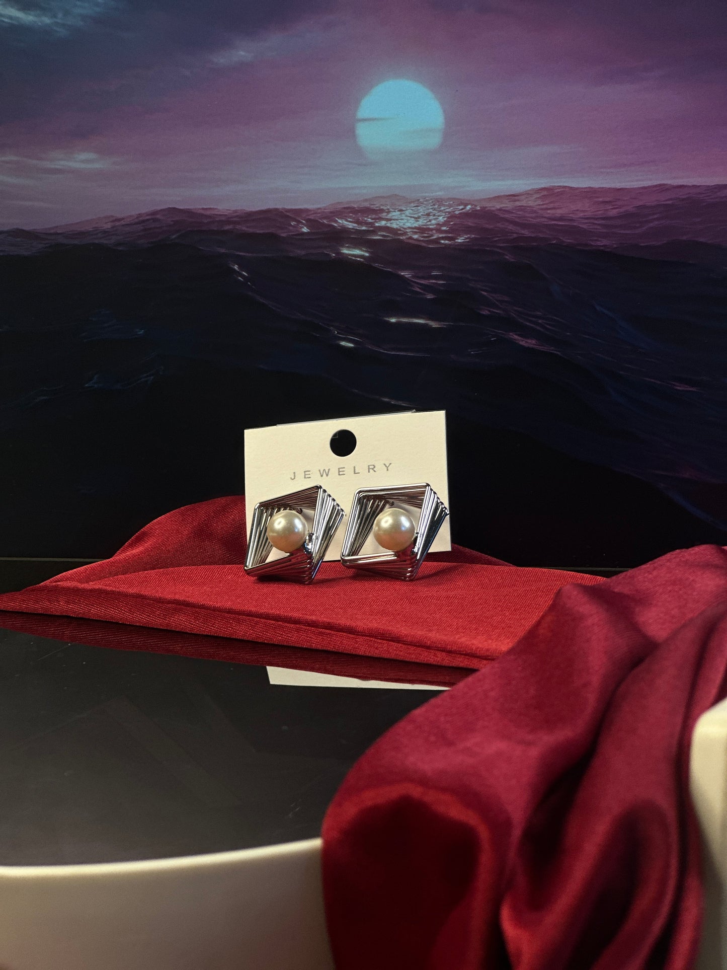 PEARLUX DROP EARRING