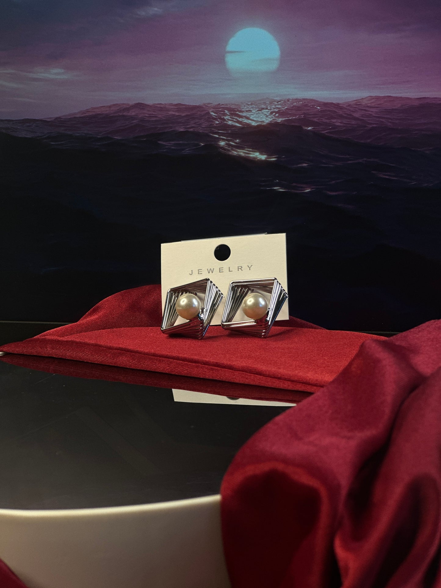 PEARLUX DROP EARRING