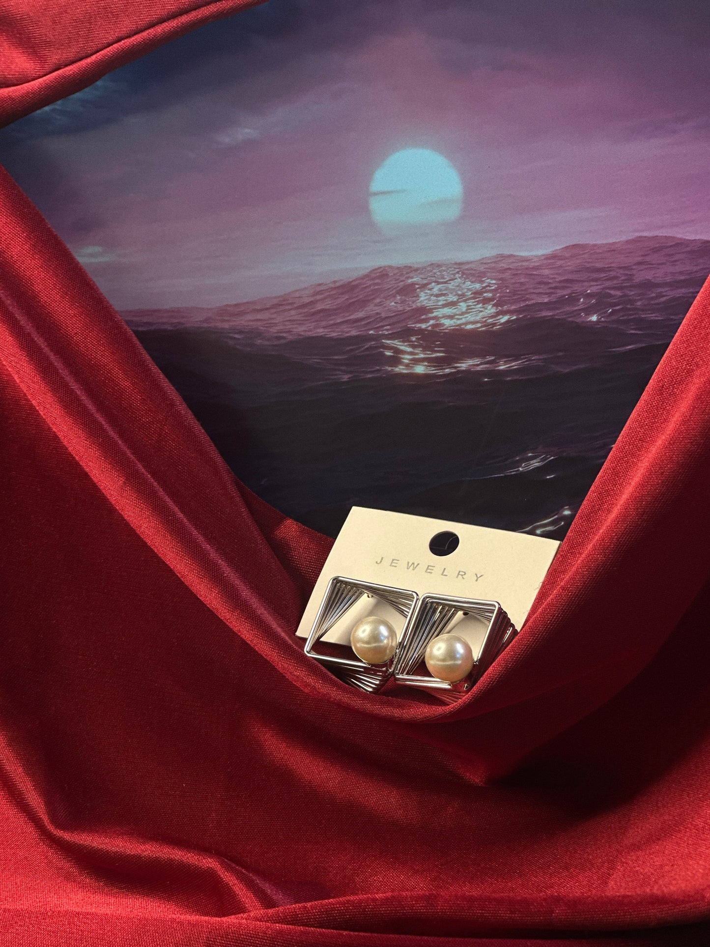 PEARLUX DROP EARRING