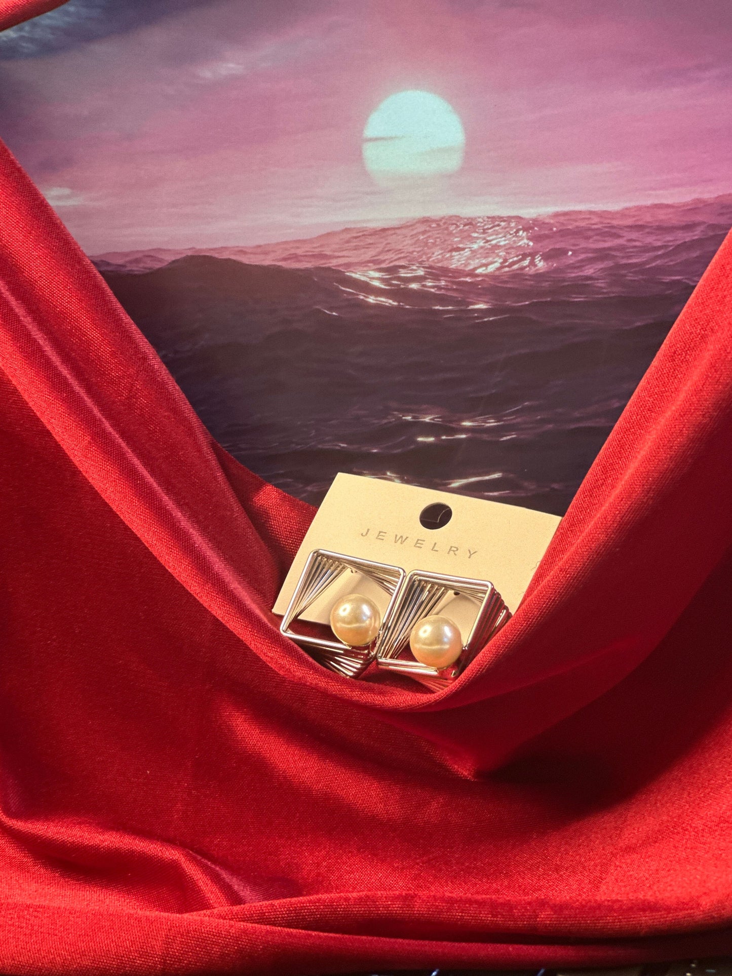 PEARLUX DROP EARRING