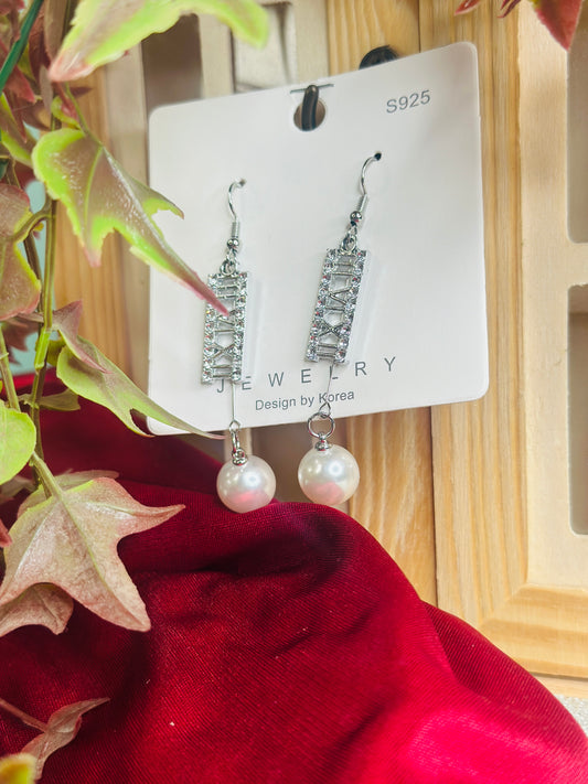 PEARLUX BLOOM - AN HANGING STAR EARRING