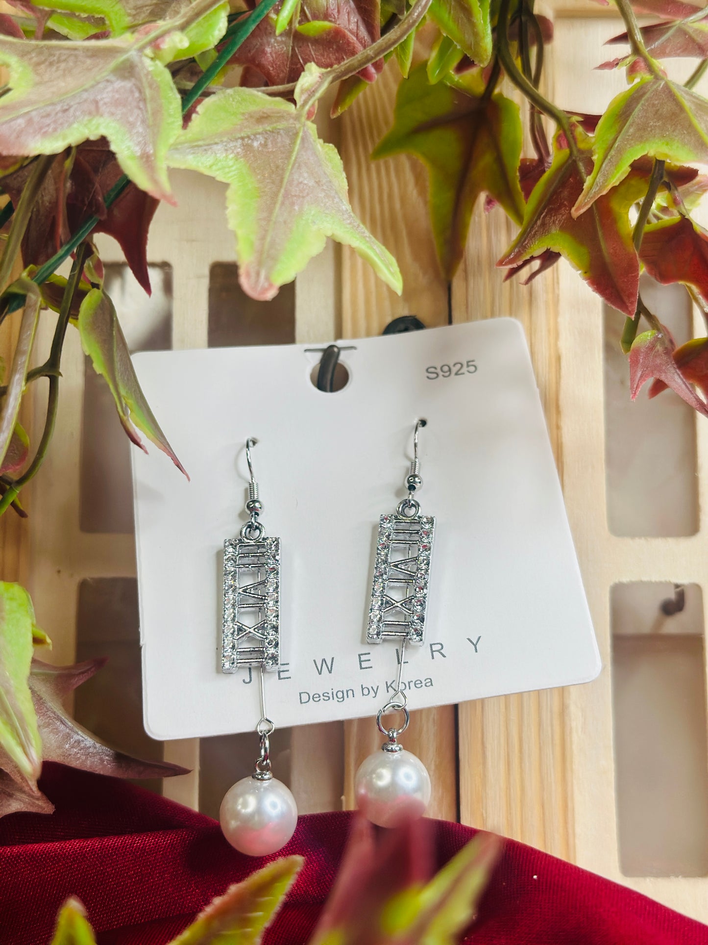 PEARLUX BLOOM - AN HANGING STAR EARRING