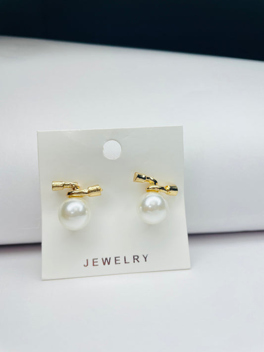Elegant Pearl &amp; Gold Stud Earrings Set