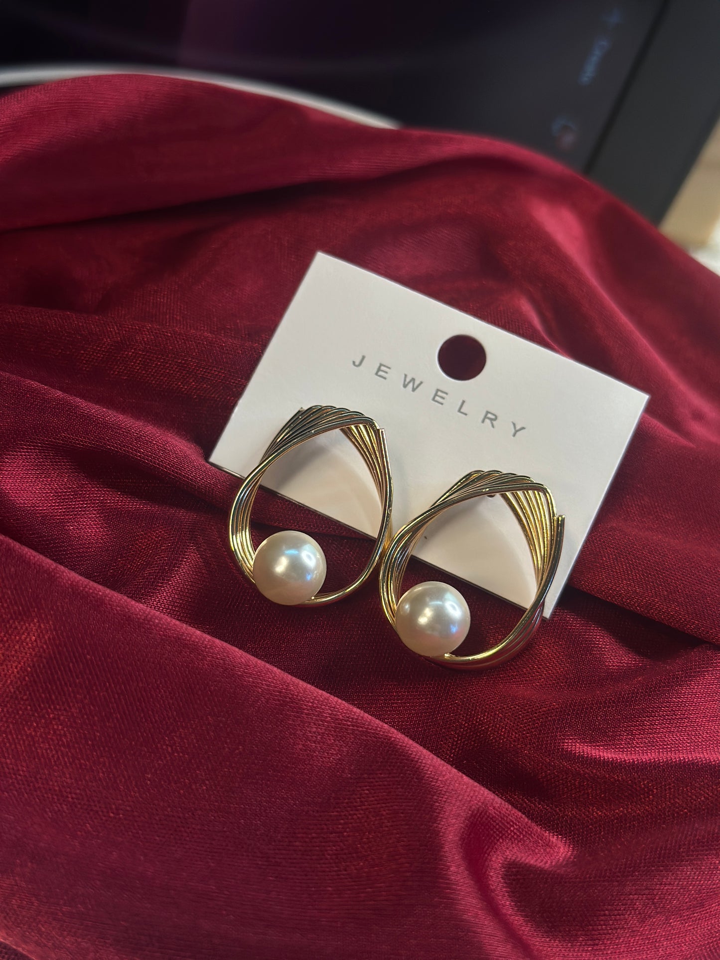 LUNA TWIST PEARL HOOP'S EARRING'S