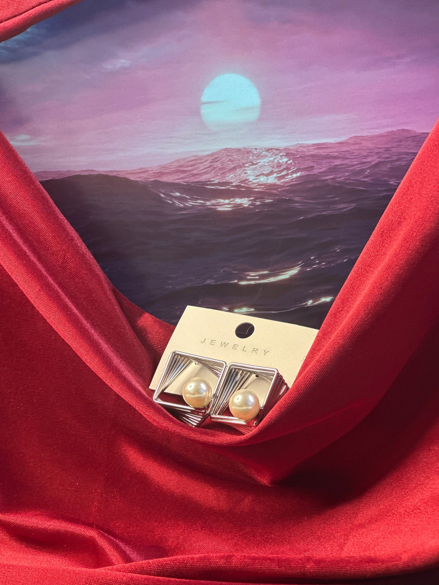 PEARLUX DROP EARRING